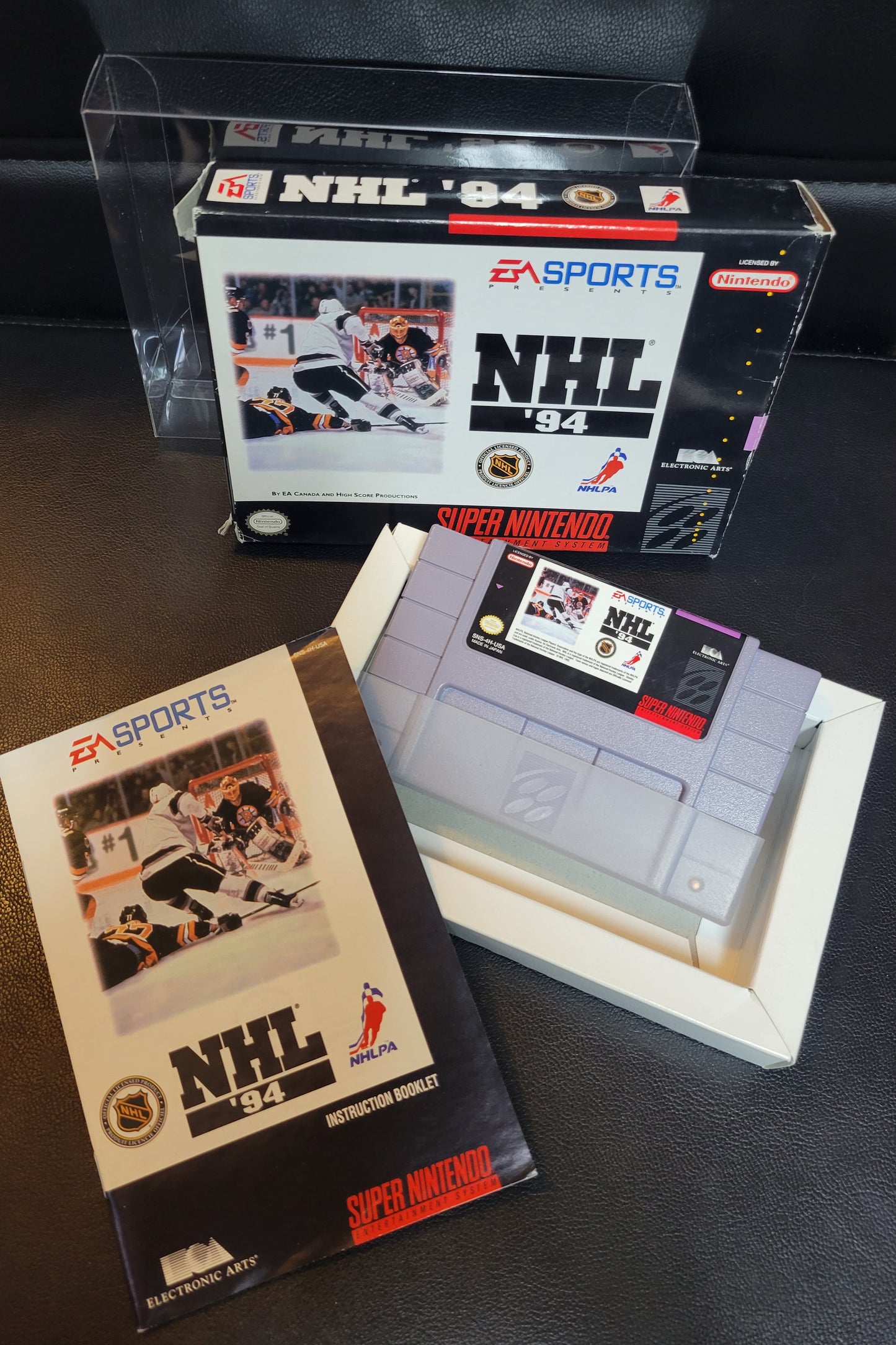 NHL 94' (SNES) - Super Nintendo Ent. 1994 IMMACULATE Condition - CWB Box + Manual + Protector