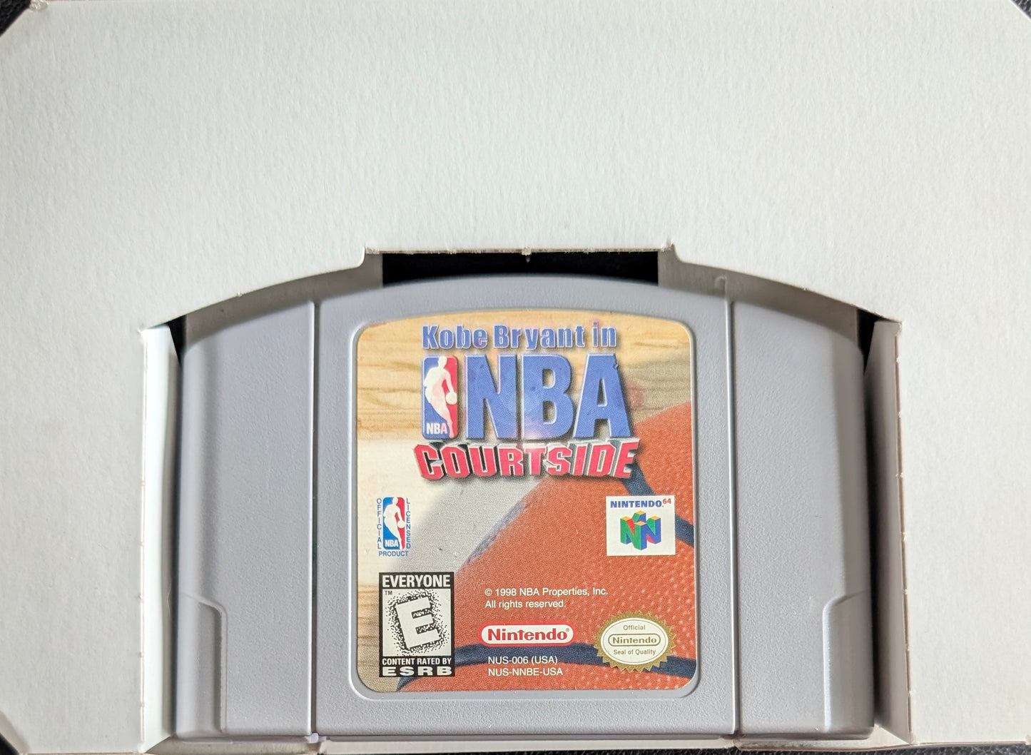 Kobe Bryant in NBA Courtside Nintendo 64 (N64) – Complete in Box (CIB) with Manual & Protector