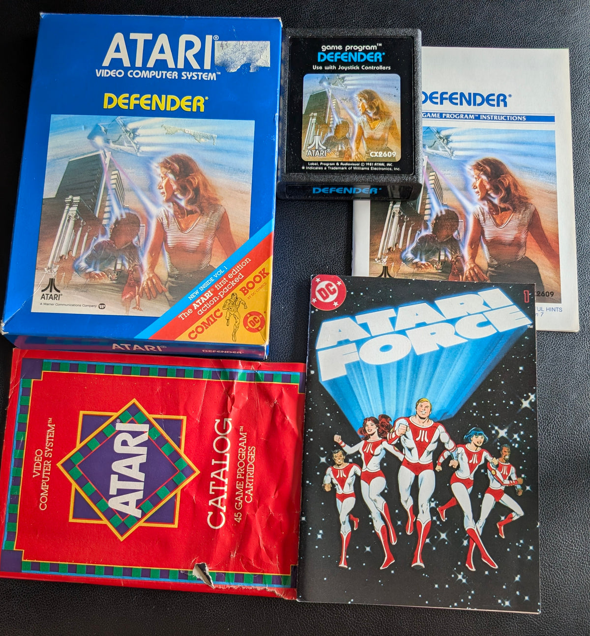 Defender (Atari 2600) 1982 | COMPLETE | Black Label Cartridge + Manual / 1st Edition Comic Book!