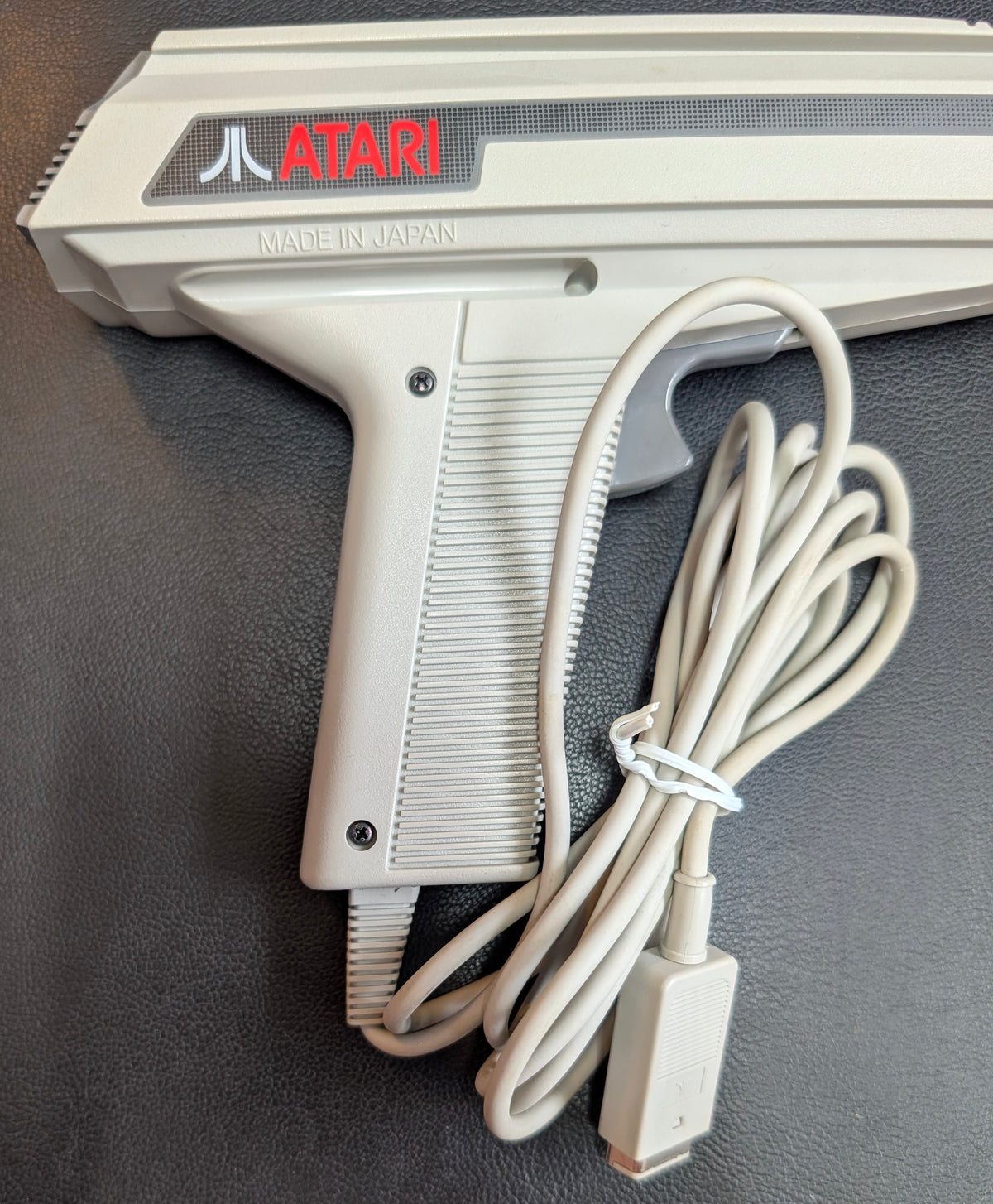 Atari XG-1 Light Gun | Rare (1987) XE Deluxe System | NEW OLD STOCK | Factory Plastic | Made In Japan