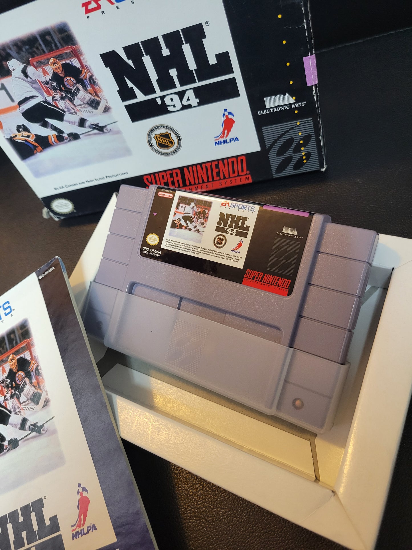 NHL 94' (SNES) - Super Nintendo Ent. 1994 IMMACULATE Condition - CWB Box + Manual + Protector