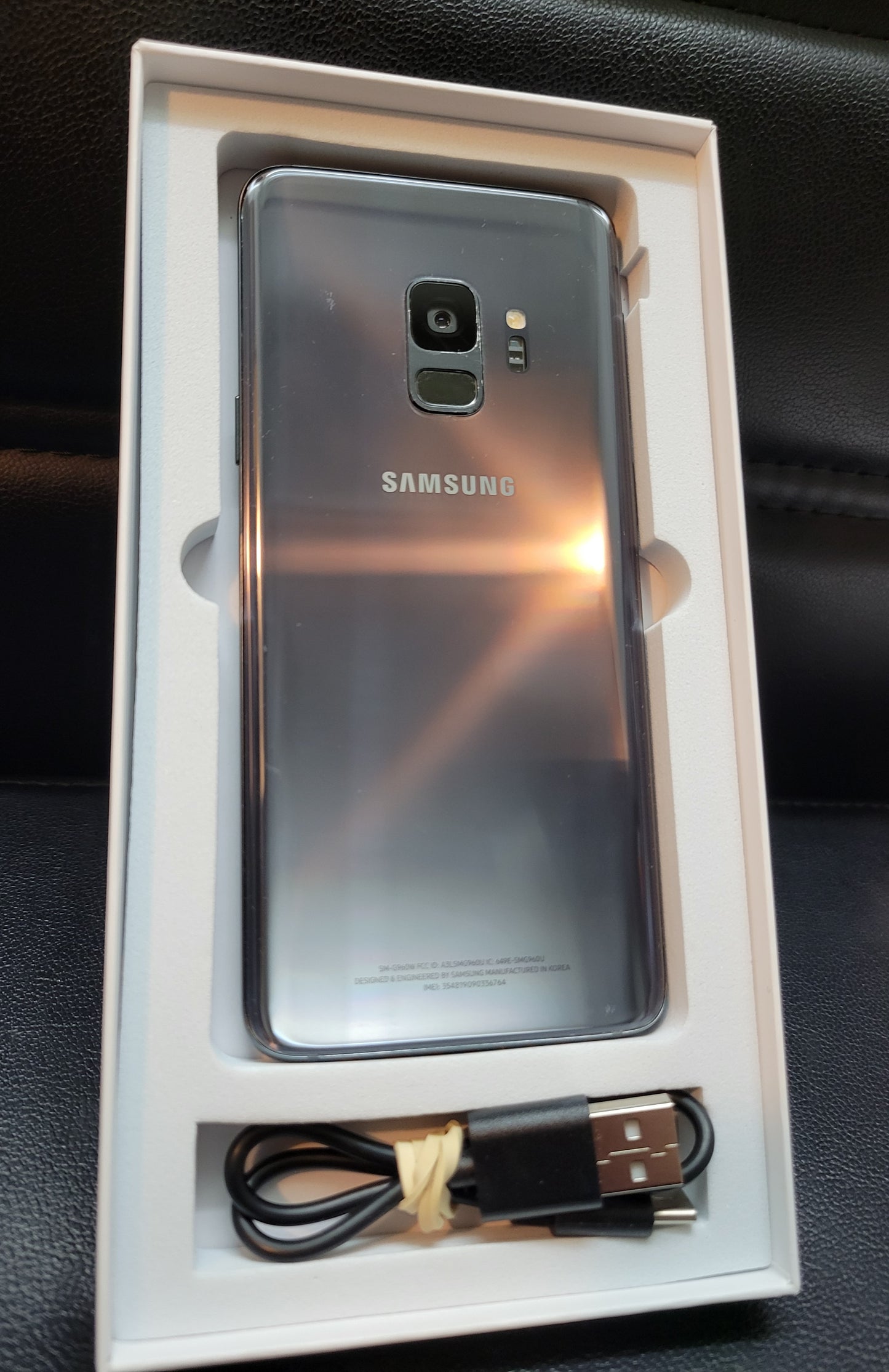 Samsung Galaxy S9 - Immaculate Condition -Minor Surface Cracks (Easily Fixed) Includes Charging Cord & Like-New OtterBox Case