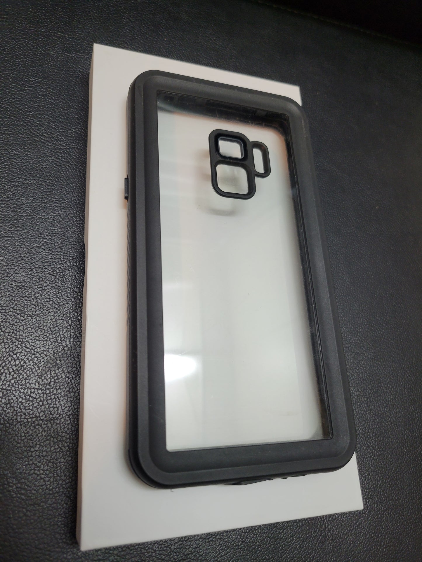 Samsung Galaxy S9 - Immaculate Condition -Minor Surface Cracks (Easily Fixed) Includes Charging Cord & Like-New OtterBox Case