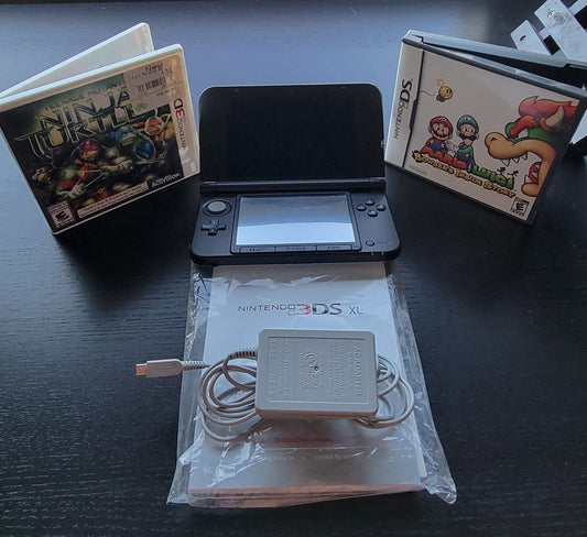 Nintendo 3DS XL: *Extremely Rare* The Year Of Luigi Edition! + Manual & Inserts OLED Technology Tested & Workind Great!