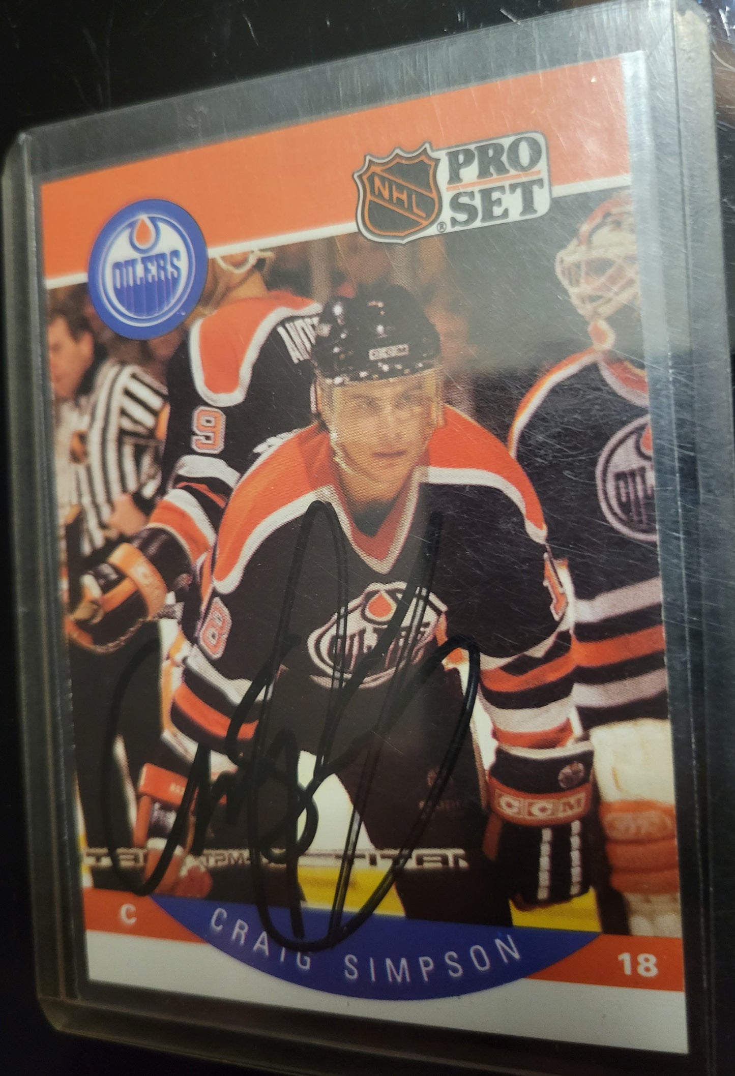 One Of A Kind SIGNED CRAIG SIMPSON 1990 Edmonton Oilers Pro-Set NHL Hockey Card Great Shape Soft + Top Loader Since New Smoke Pet Free Home Great Collector's Piece