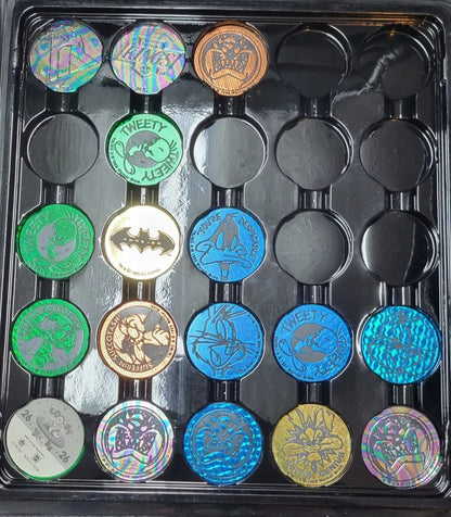 WICKED VINTAGE LOT OF 18 LOONEY TUNES POG SLAMMERS + LIMITED EDITION STASHER BOOK MINT!!