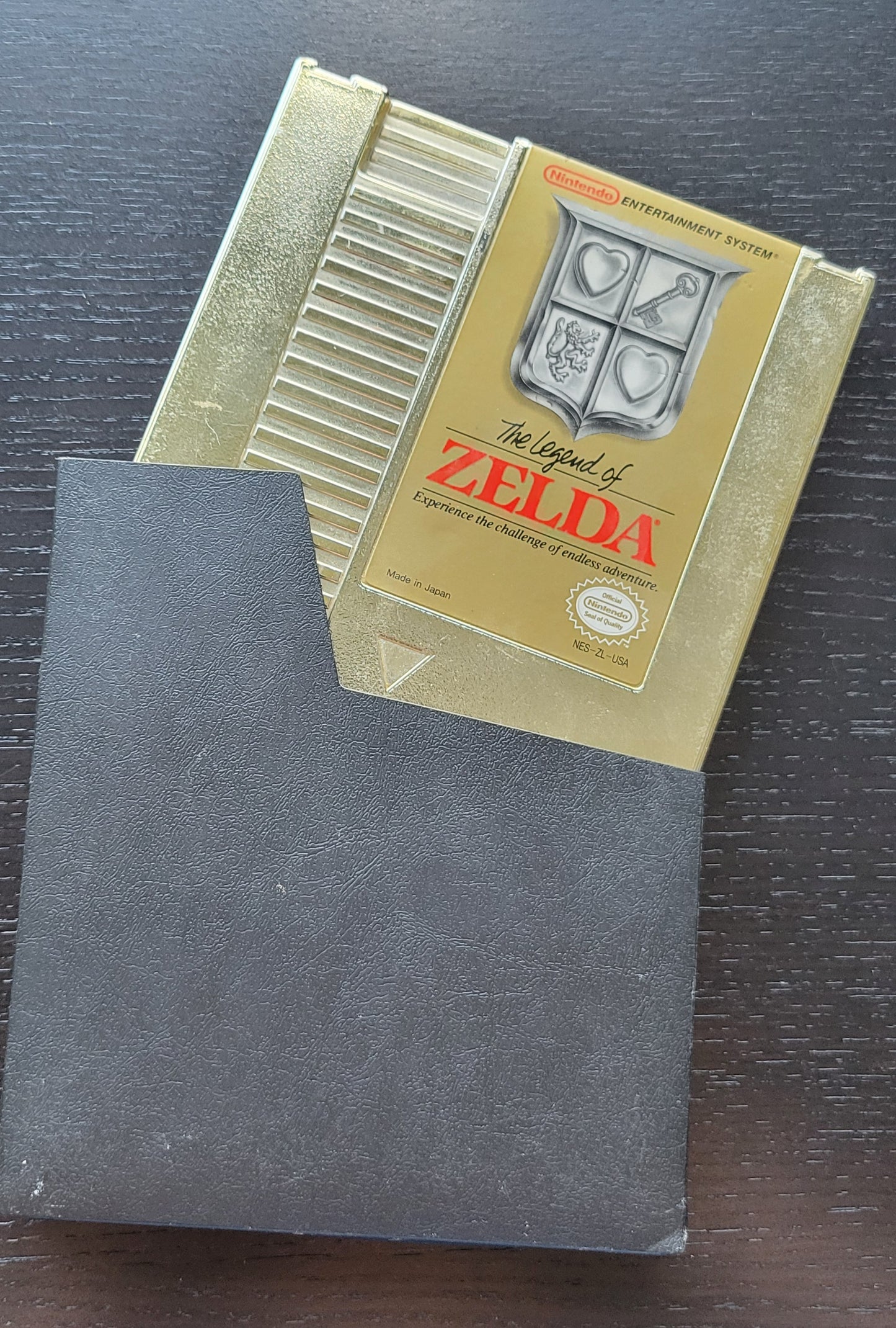 ORIGINAL The Legend Of ZELDA - Authentic NES (Nintendo Entertainment System 1985) GOLD Video Game Cartridge