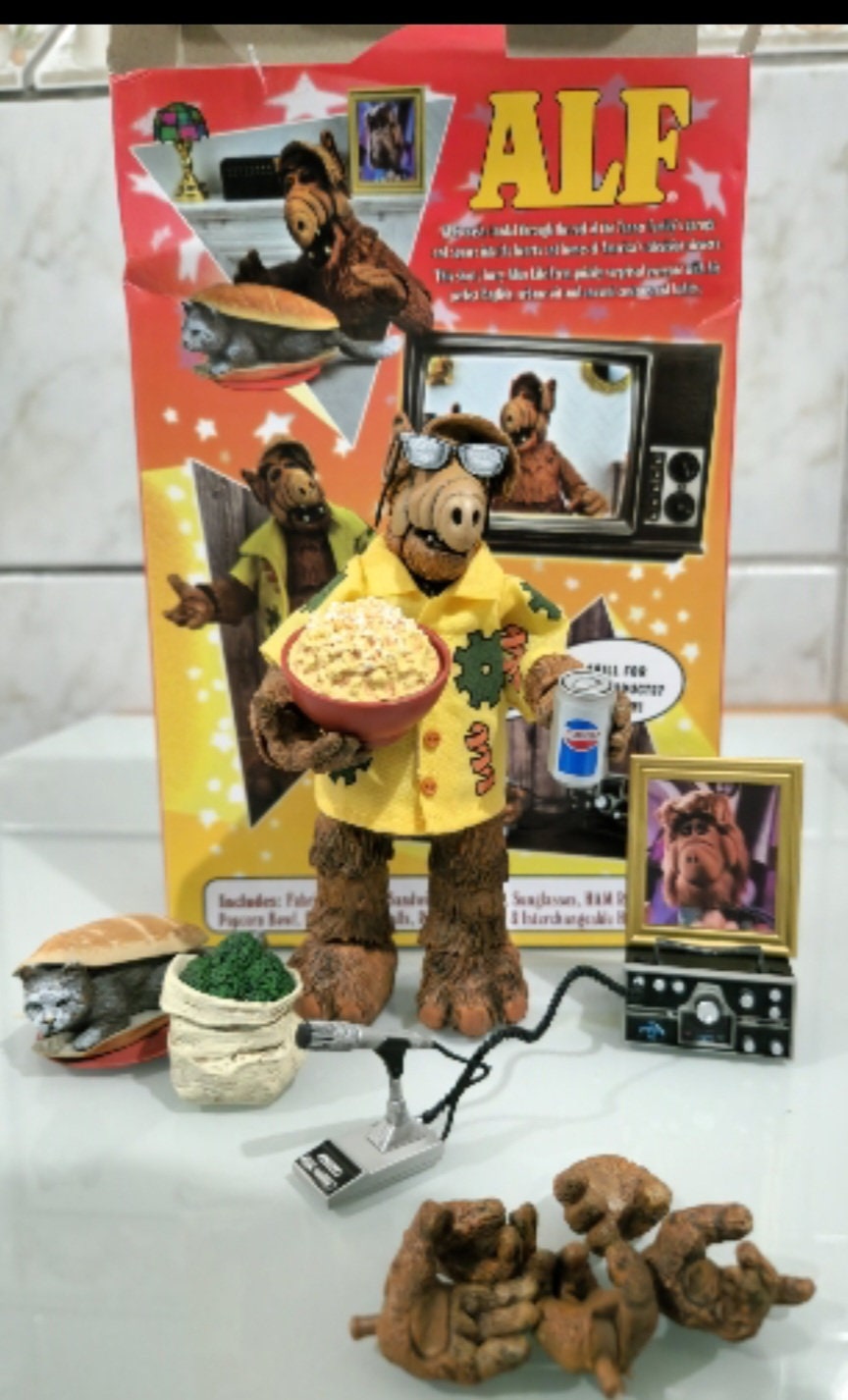 7 Inch ALF (Alien Life Form) Neca Ultimate Action Figure Sealed Box Set + 8 Accessories 7 Interchangeable Hands Based Off 1980 TV Series A++