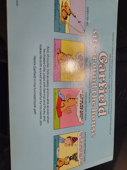 1st EDITION 1980s GARFIELD Book Club Edition: "Garfield Sits Around The House" 7th Softcover Book!