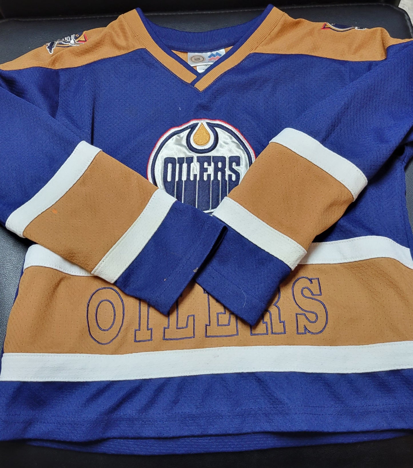 Vintage 1990's Edmonton Oilers Youth Jersey Size 6 Home Jersey Pre - Owned Great Shape