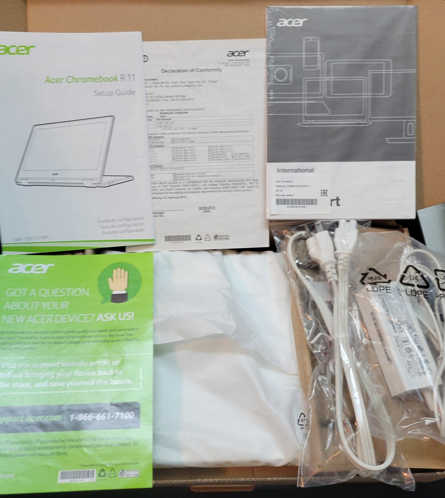 Acer Chromebook R11 FLIP - 11.6" TOUCH Platinum White Immaculate Condition CIB *LIKE NEW*