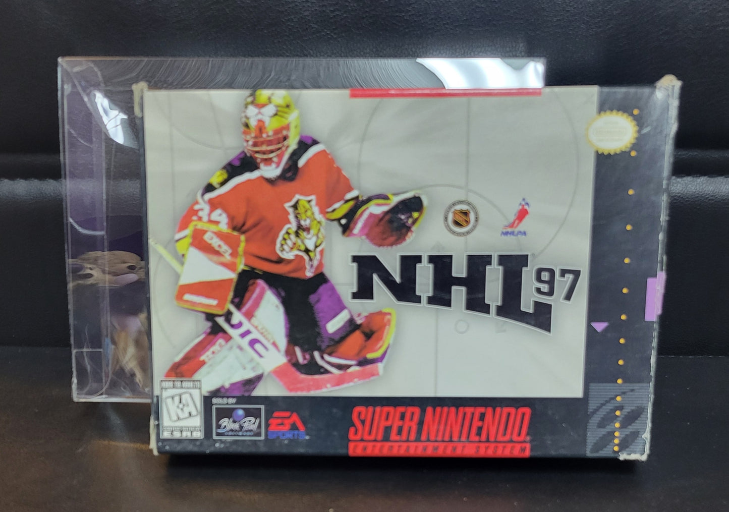 NHL 97' (SNES) - Super Nintendo Ent. Great Condition - CWB Box + Manual + Protector