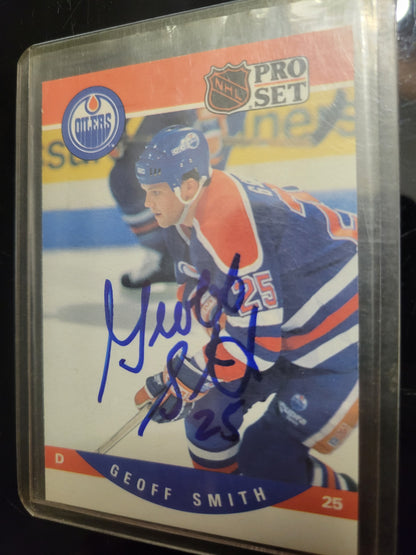 One Of A Kind SIGNED Edmonton Oilers 1990 GEOFF SMITH Stanley Cup Champions Pro-Set NHL Hockey Card Great Shape Soft + Top Loader Since New Smoke Pet Free Home Great Collector's Piece