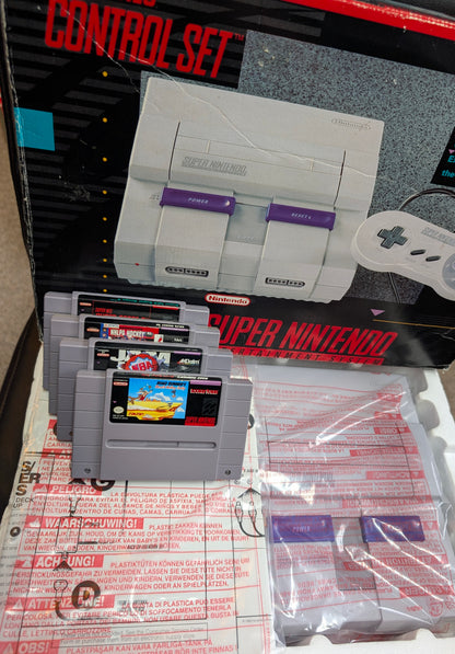 Super Nintendo Entertainment System – Complete in Box (CIB) | 4 Games + Super Scope 6 | Immaculate Condition | Original Box, Manuals & Hookups