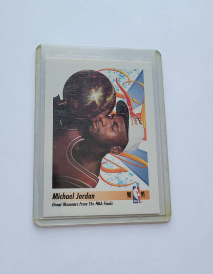 SKYBOX 1991 MICHAEL JORDAN # 334 Trophy Super Cool Great Moments Nba Finals Clean Shape Protected Since New Soft + Top Loader Included