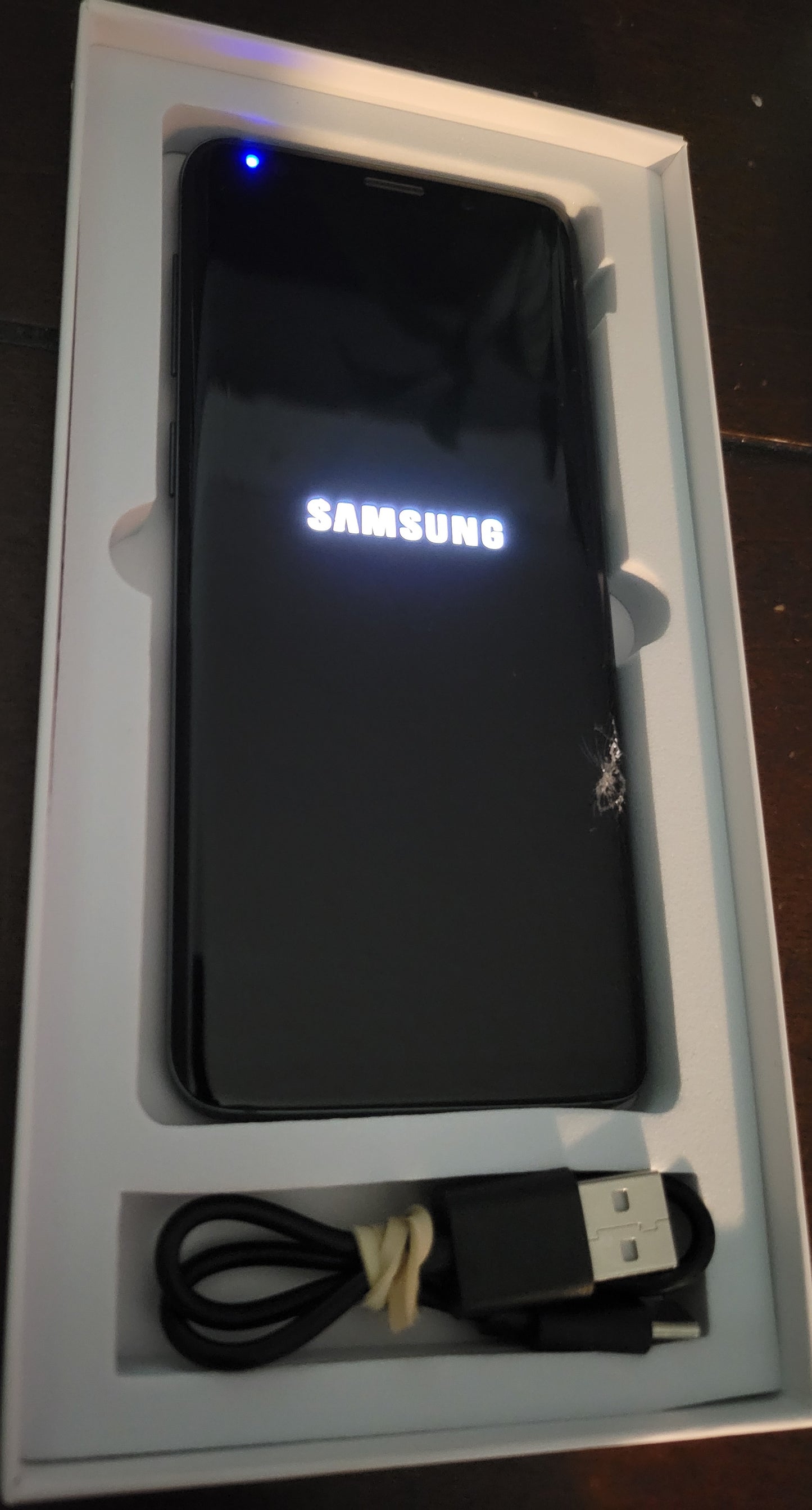 Samsung Galaxy S9 - Immaculate Condition -Minor Surface Cracks (Easily Fixed) Includes Charging Cord & Like-New OtterBox Case