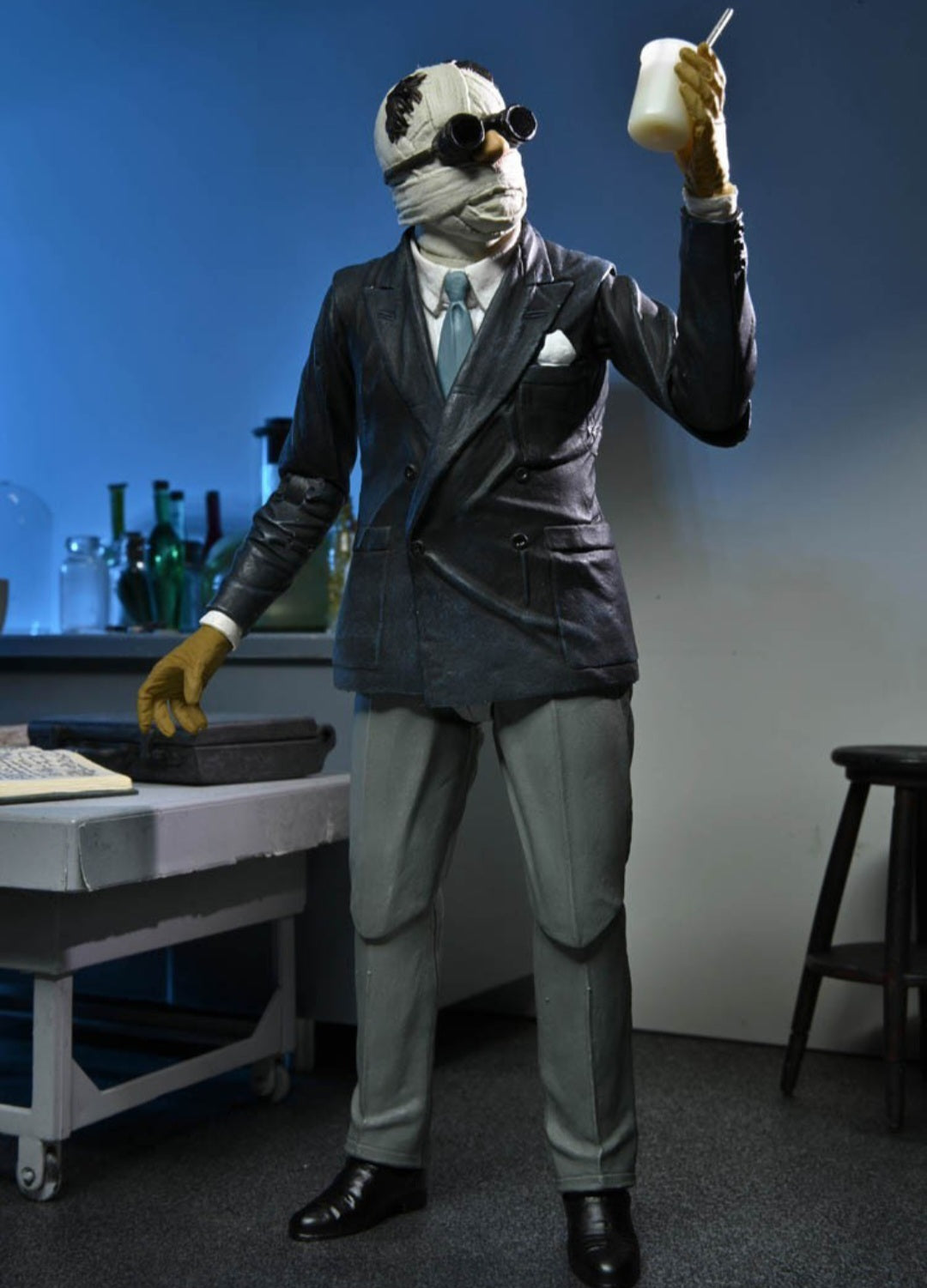 1/12 H.G. Wells Fantastic Sensation: The Invisible Man 7" NECA Ultra Detail PVC Action Figure Multiple Accessories + HEADS + Hands